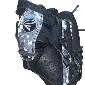Easton Kids Glove 9.5’ Pattern Camo Teeball baseball